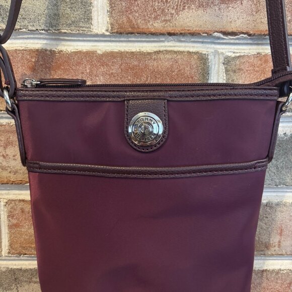 Tommy Hilfiger Burgundy Crossbody Bag W/Adjustable Strap & Silver-Tone Logo - Picture 1 of 7